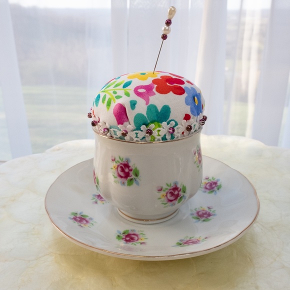 Classic Teacup And Saucer Pincushion Upcycled FTD Teacup And Saucer NWOT - Picture 4 of 15